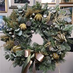 Asparagus Glow Christmas Wreath